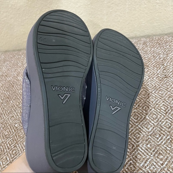 Vionic Arabella Womens Size 7 Sandals Purple Leather Thong Platform Wedge - Picture 4 of 9